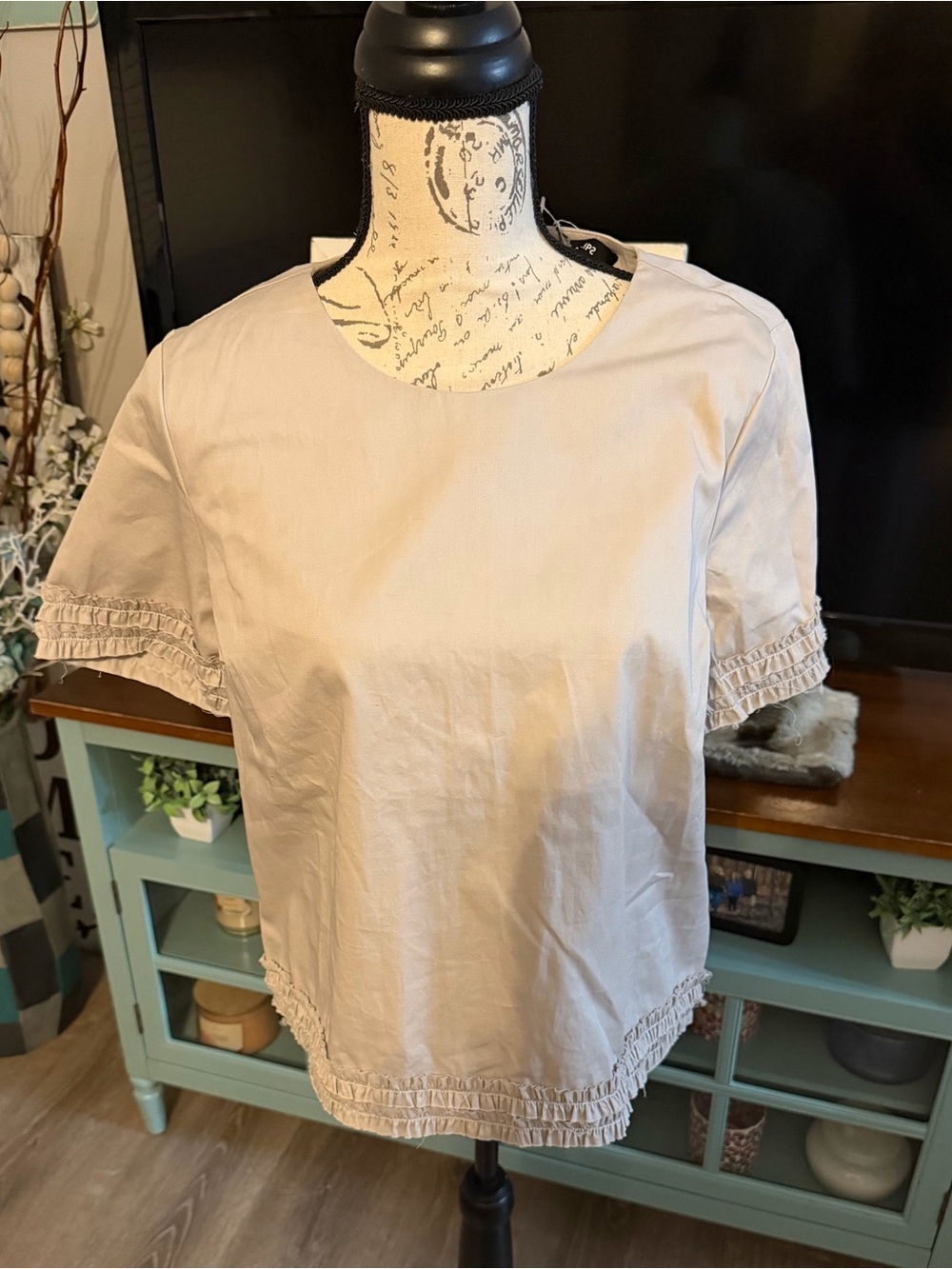 Sugarlips Cream Short Sleeve Skirt Set with Ruffle Trim Size Medium